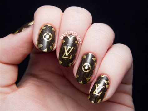 nagelfolie louis vuitton|louis vuitton nail art.